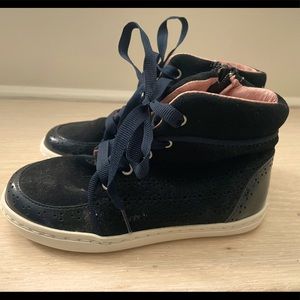 Girls suede sneakers NWOT